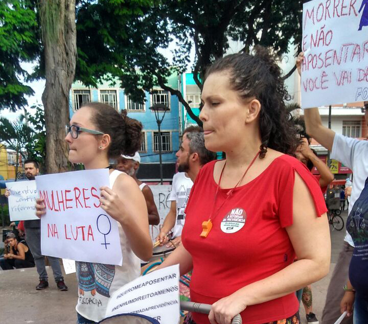 Protesto em Taubaté agita praça Dom Epaminondas