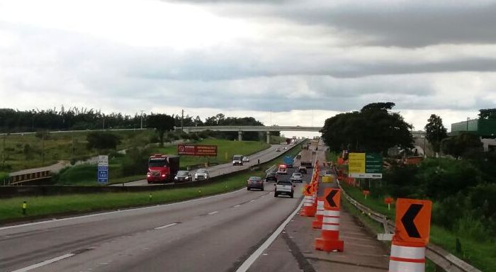 CCR NovaDutra libera faixa de rolamento da rodovia em São José, em trecho em obras