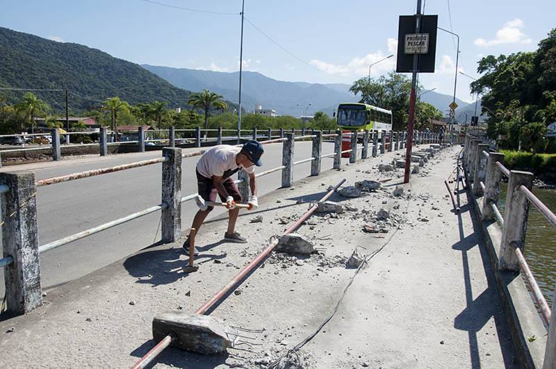 Ponte do Perequê Açu é revitalizada em Ubatuba