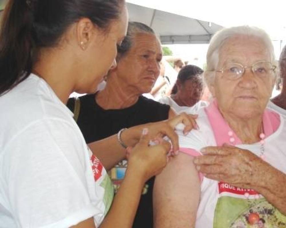 Começou Campanha Nacional de Vacinação do Idoso