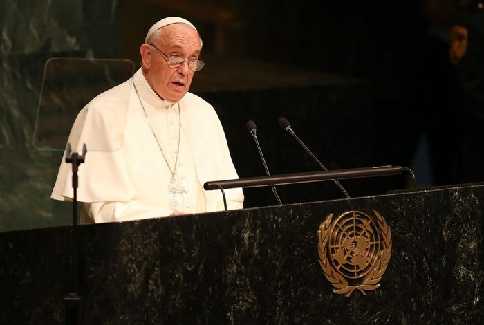 Papa recusa visita ao Brasil e pede atenção aos mais pobres