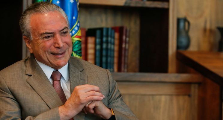 Avião presidencial terá cordeiro, camarão e salmão