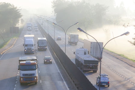 CCR NovaDutra alerta sobre o período com incidência de neblina na via Dutra