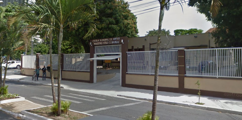 Apresentações artísticas marcam aniversário de 50 anos da escola Fêgo Camargo