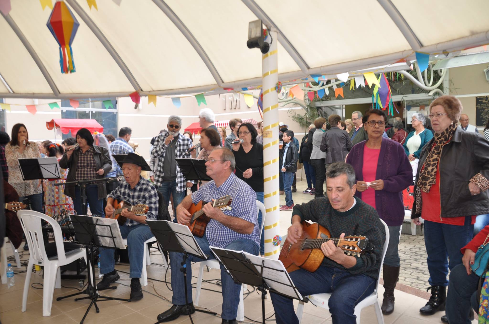 Festa Junina da Irmandade de Taubaté reúne mais de 300 idosos