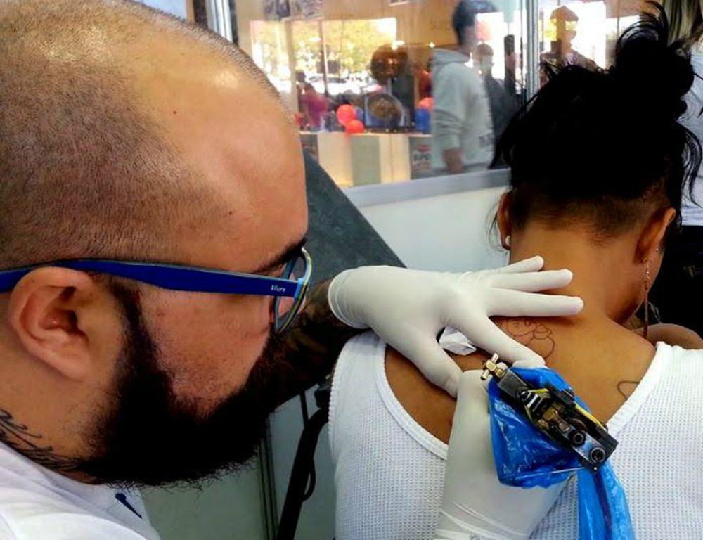 Tattoo Solidária incentiva doações de agasalhos no Via Vale