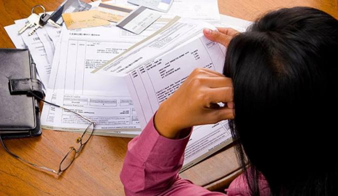 Proporção de famílias paulistanas endividadas cai pelo segundo mês consecutivo