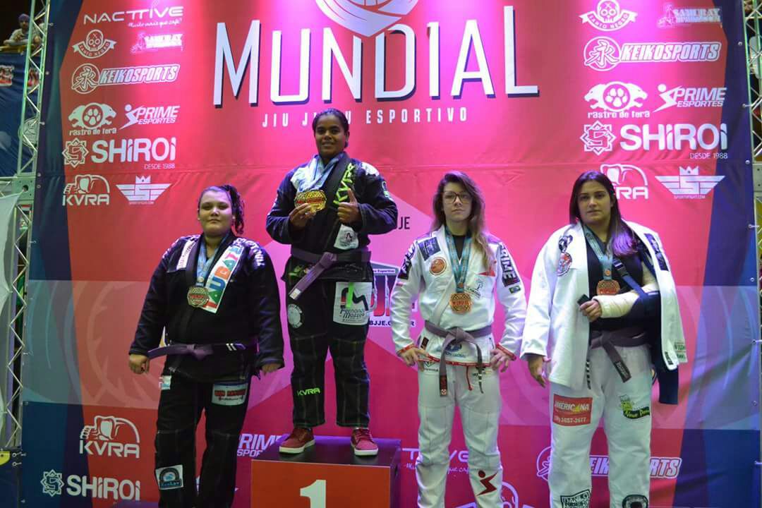 Atletas da academia Odojjo de Lutas participam de competição e conquistam Troféus