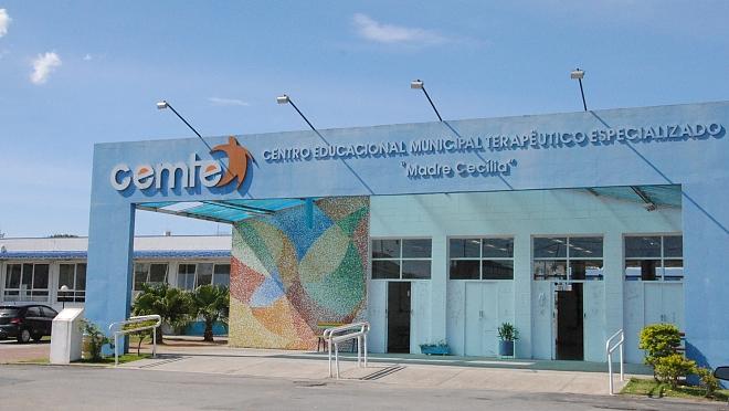 Taubaté capacita professores e supervisores especialistas