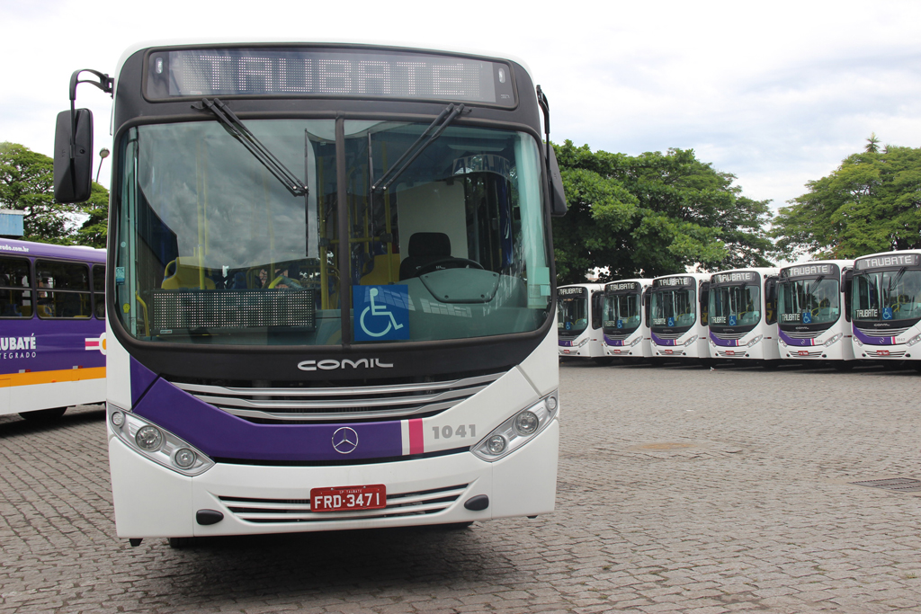 Mais de 120 horários de ônibus atendem o Via Vale