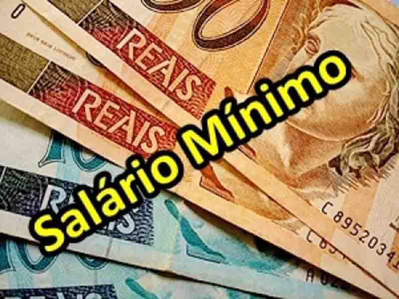 Governo reduz para R$969 proposta do Mínimo para 2018