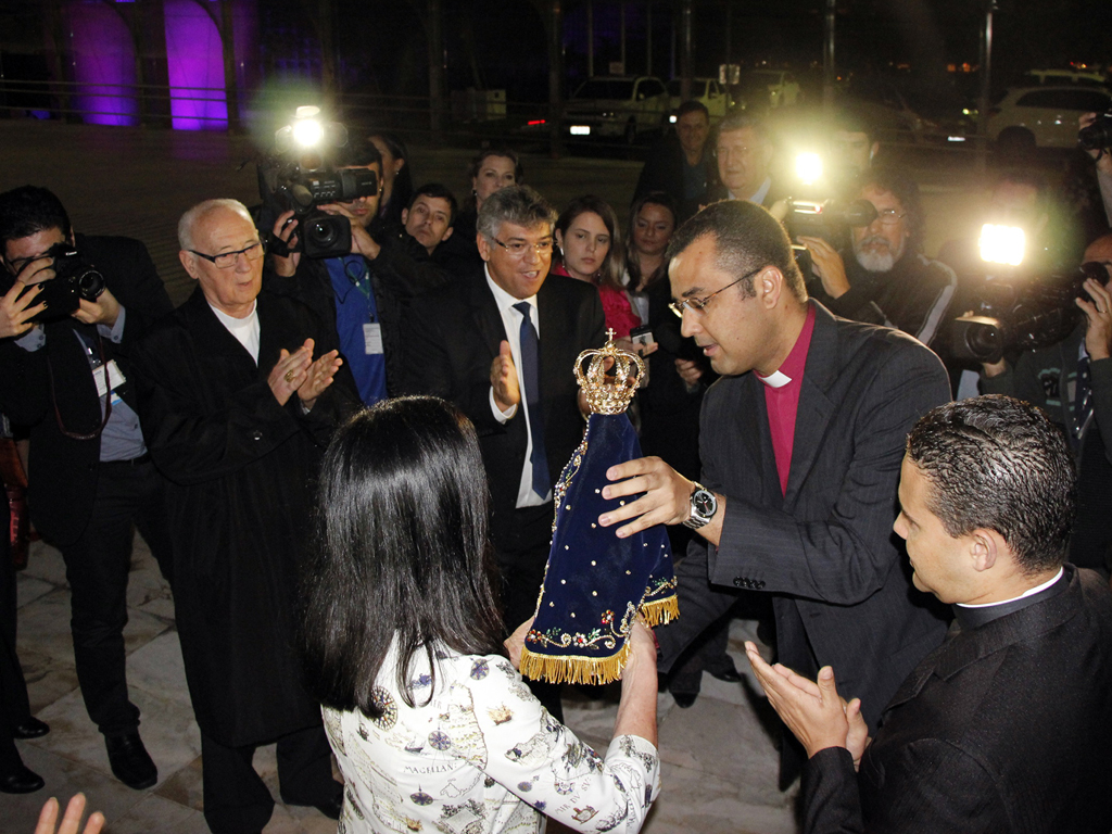 Imagem peregrina de Aparecida é recebida na Assembleia Legislativa