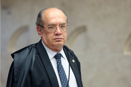 Presidente do TSE entrega proposta de parlamentarismo