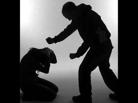 Pesquisa aponta que 23% das mulheres foram ameaçadas por um homem este ano