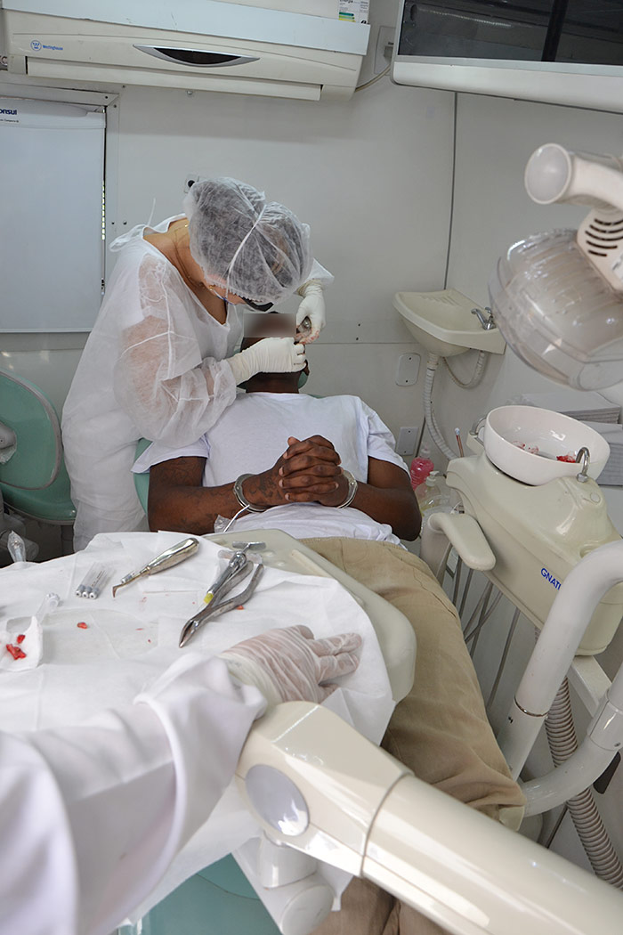 GAPC e SAP promovem atendimentos odontológicos especializados para presos da PI de Potim