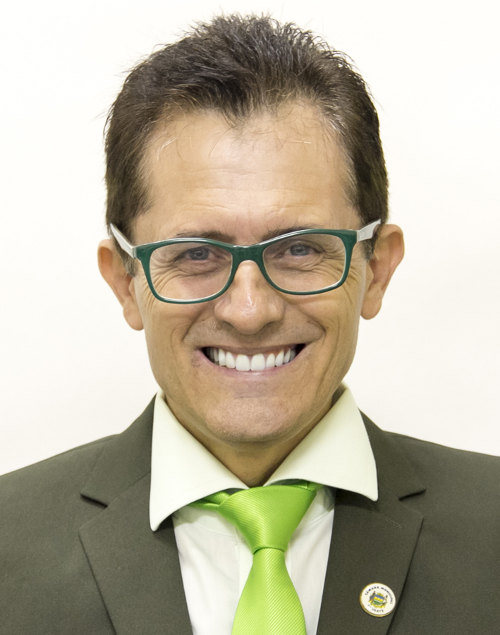 Moção de Dentinho repudia artista Antônio Obá