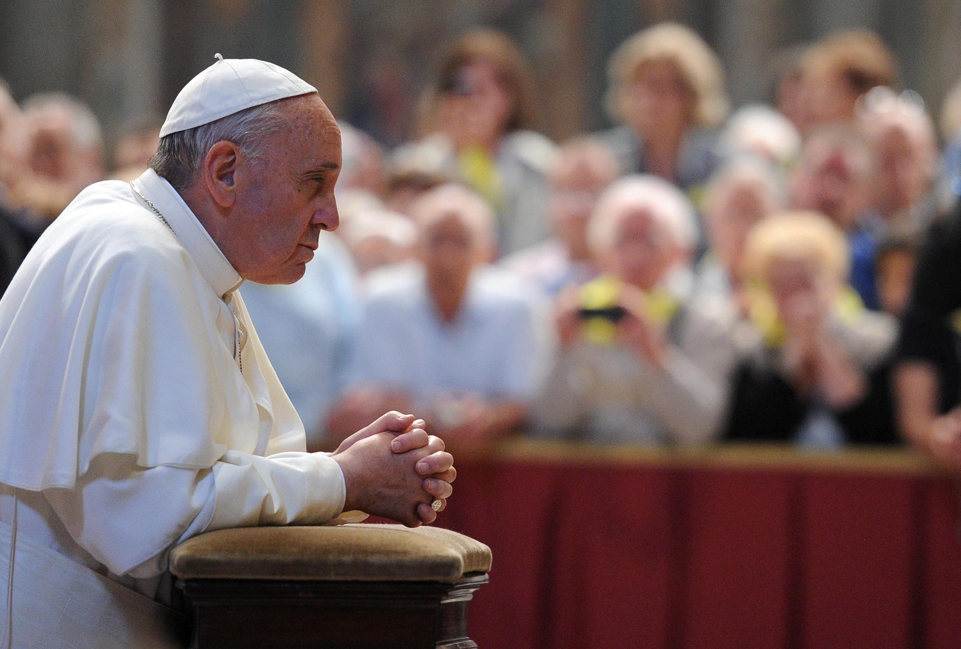 Papa Francisco pede união do clero no Brasil por escandalosa corrupção