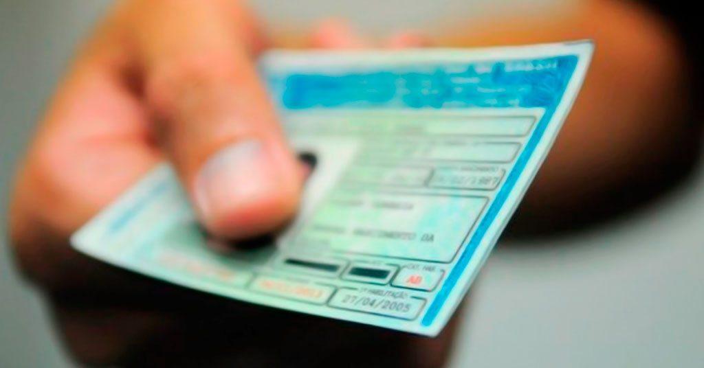 Motorista que somar 20 pontos vai ter CNH suspensa por pelo menos 6 meses