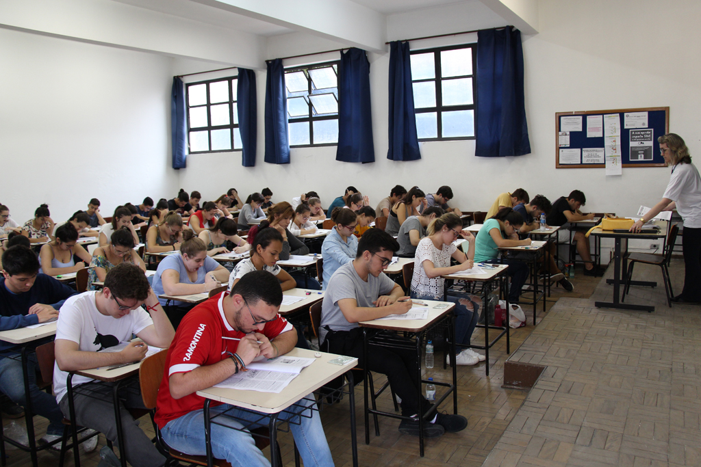 Mais de mil candidatos realizam Vestibular de Verão de Medicina