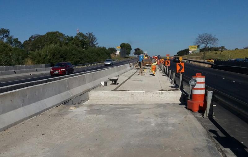 Obras de viaduto alteram o trânsito da via Dutra, em Jacareí
