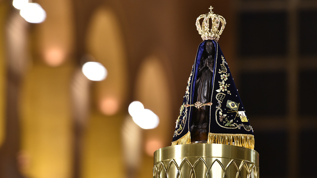 Santuário reúne devotos para Momento Mariano no domingo