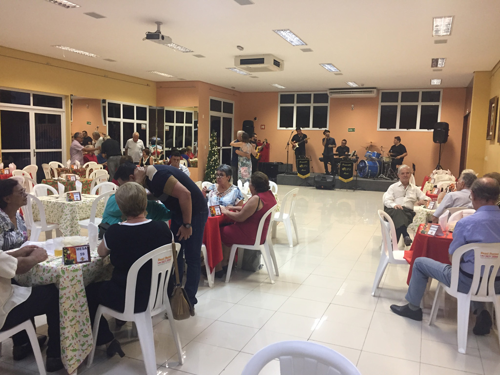 Irmandade de Taubaté promove festa de Natal para seus idosos