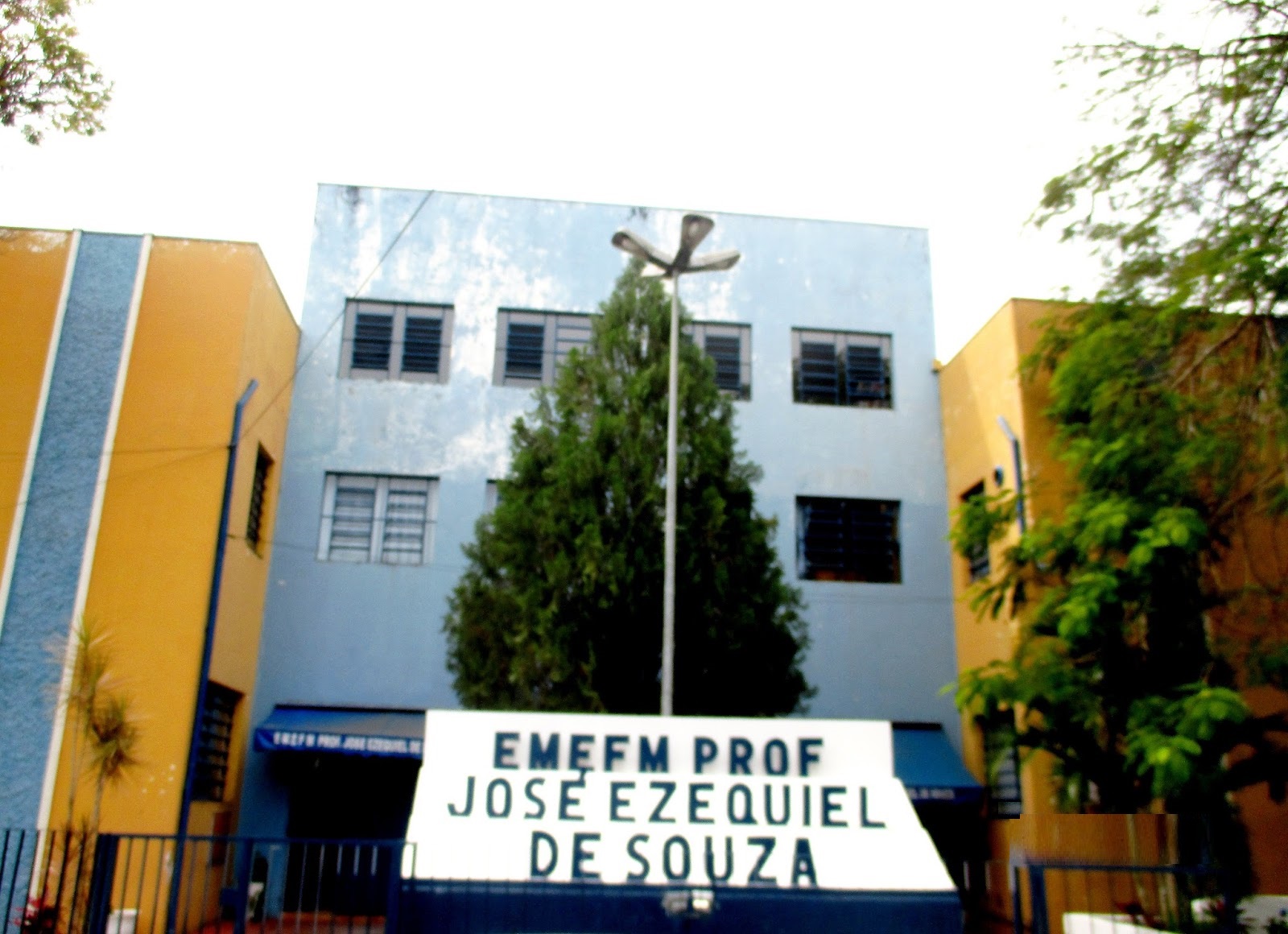 Escola Ezequiel divulga lista de classificação para o 1º ano do Ensino Médio em 2018