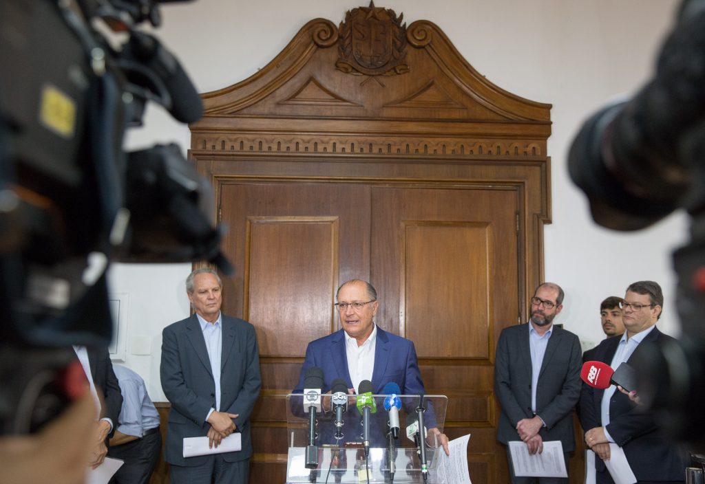 Alckmin  economiza  R$ 1 bilhão