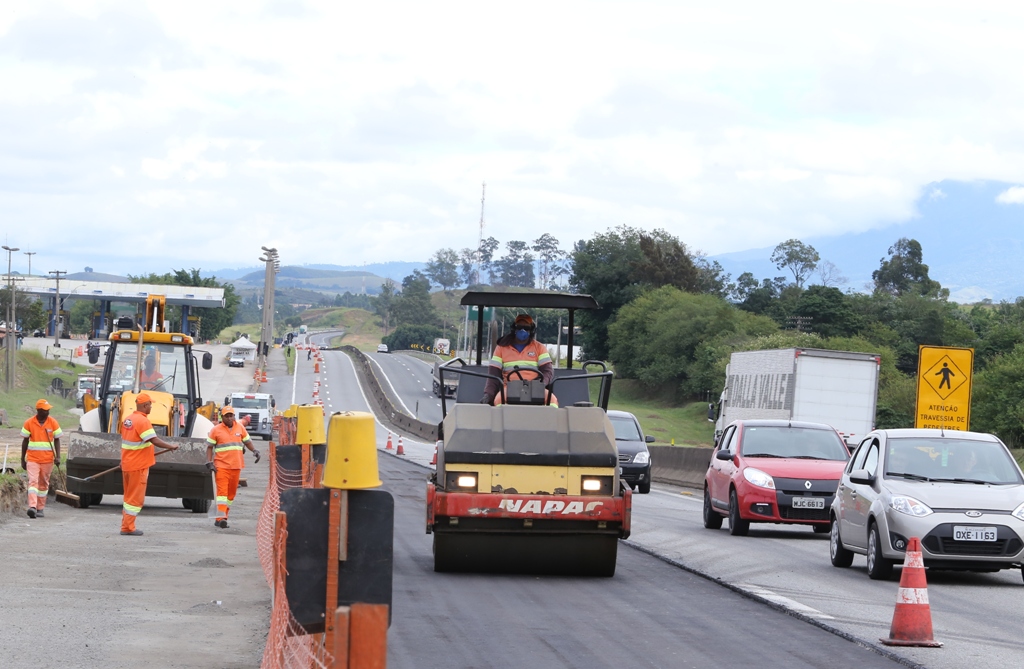 Via Dutra recebe serviços de recuperação de pavimento