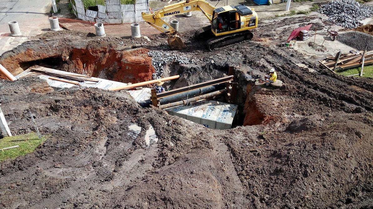 Obras na Av. Bandeirantes em Taubaté