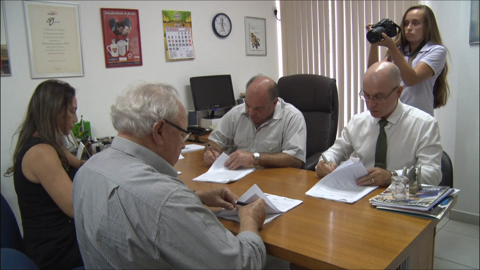 Funcionários do comércio recebem 3% de reajuste salarial