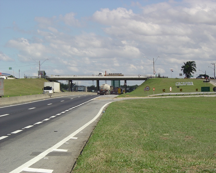 Obras na via Dutra interditam acesso a Caçapava