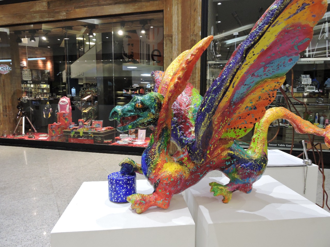 Os dragões invadem o Taubaté Shopping em nova exposição