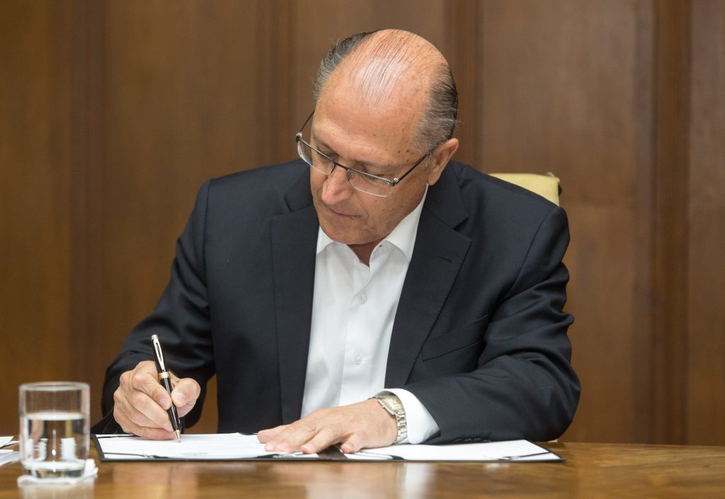 Alckmin assina parceria com União e prefeituras para construção de 3.481 moradias em nove municípios