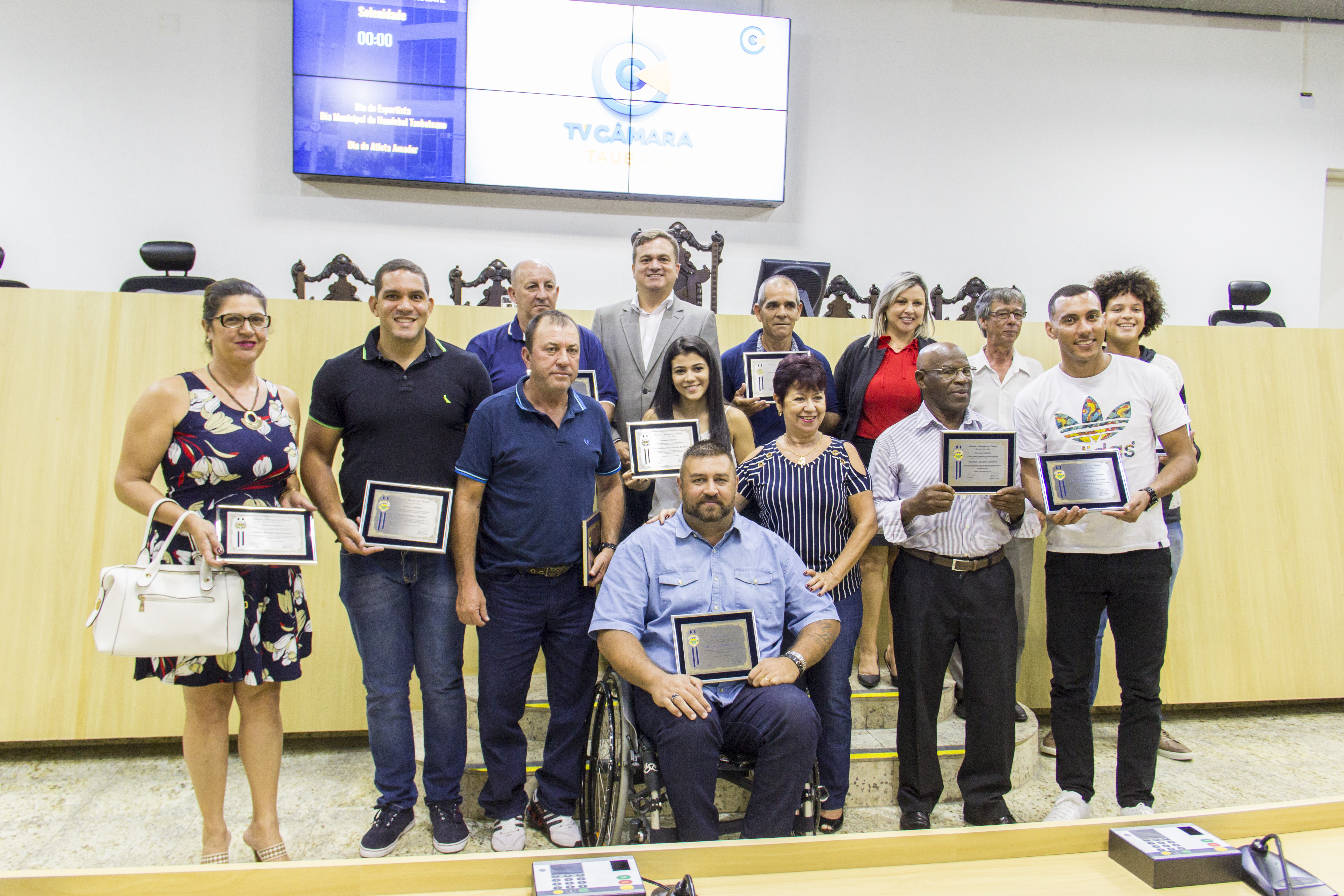 Atletas são homenageados pela Câmara de Taubaté