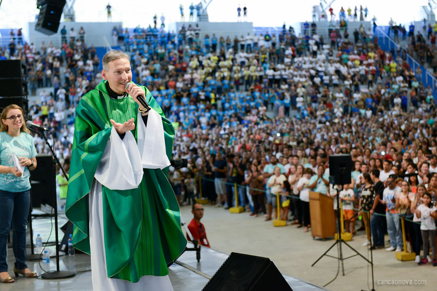 Fé e alegria marcam Acampamento na Canção Nova