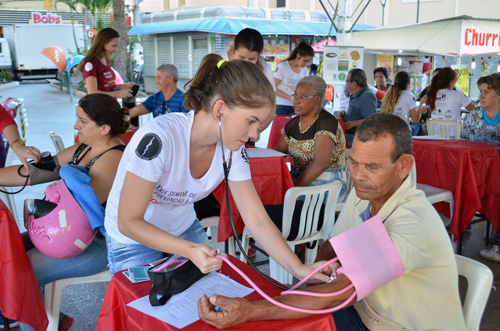 Alunos de Medicina promovem mutirões para prevenção de doenças