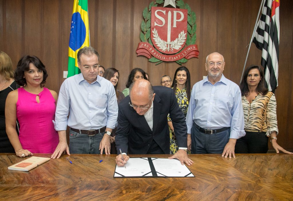 Salário de diretores e supervisores da rede estadual terá aumento de 7%