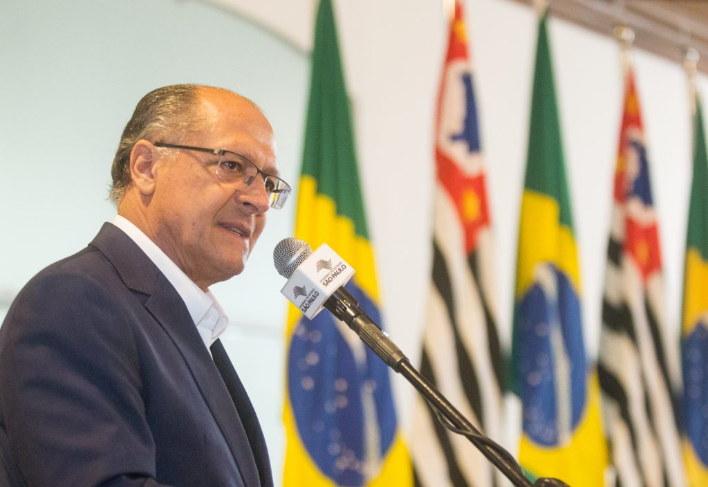 Alckmin assina convênios com o Vale do Paraíba