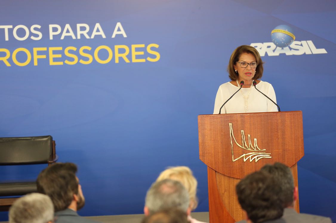 MEC vai investir R$ 1 bilhão em programas de formação de professores, com 190 mil vagas