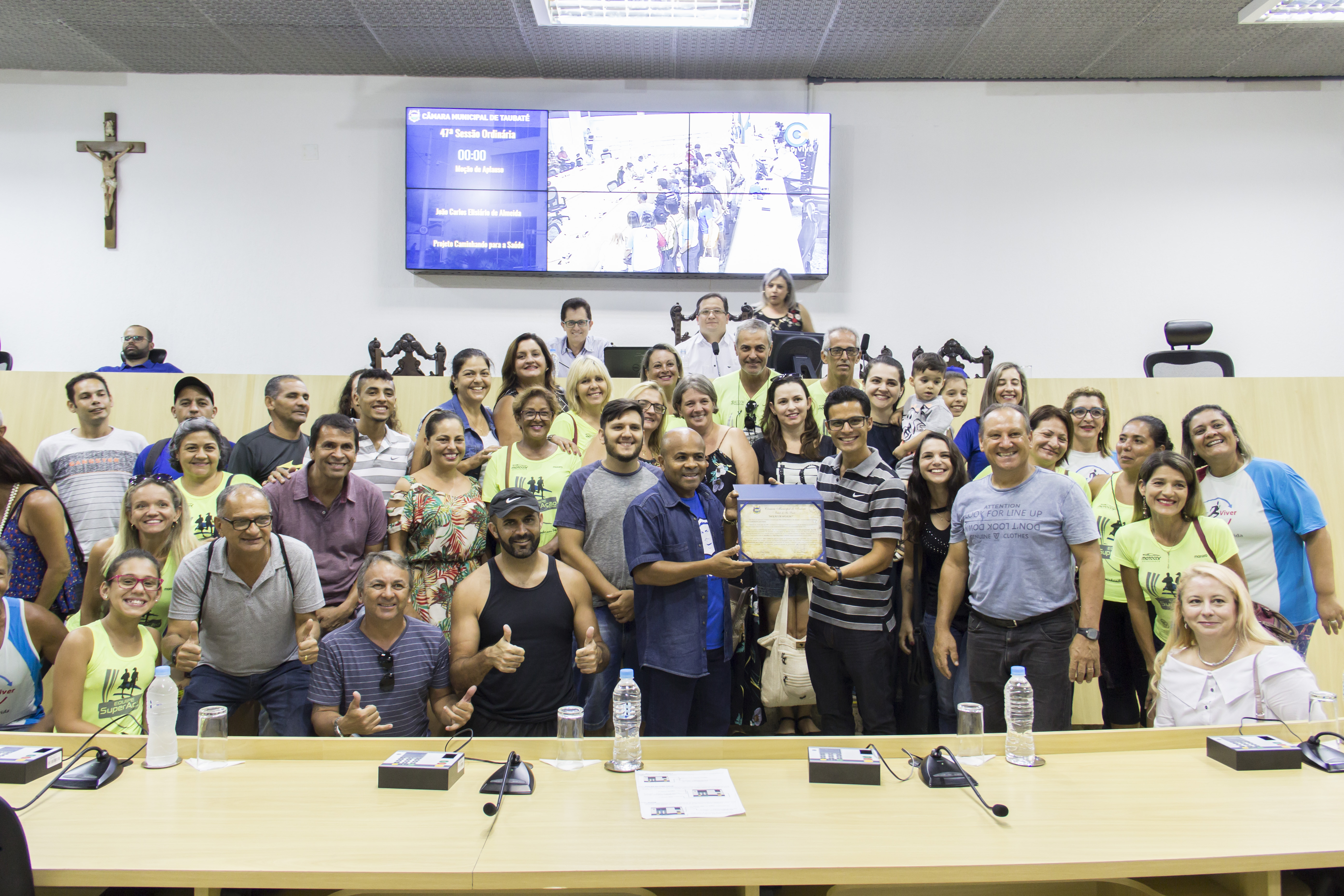 Professor recebe moção por trabalho no projeto “Caminhando para Saúde”