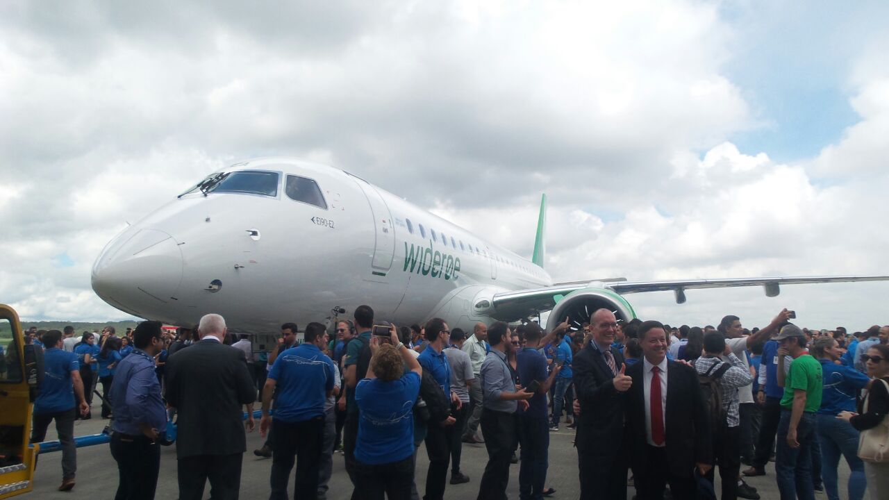 Embraer entrega o primeiro jato E190-E2 a empresa Widerøe