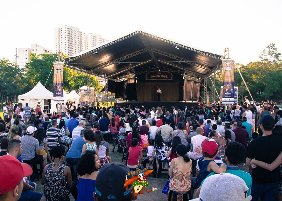 Taubaté recebe Palco Móvel  do Emcena Brasil