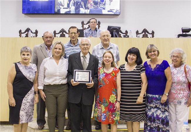 Câmara de Taubaté celebra dia do jornalista, da literatura e escritor