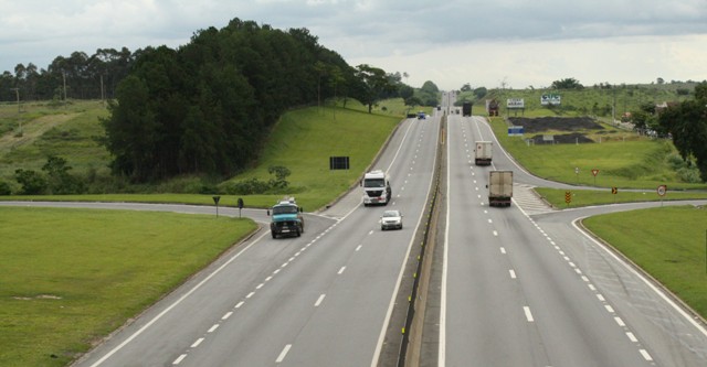 Tráfego da via Dutra passa por mudanças em Cachoeira Paulista