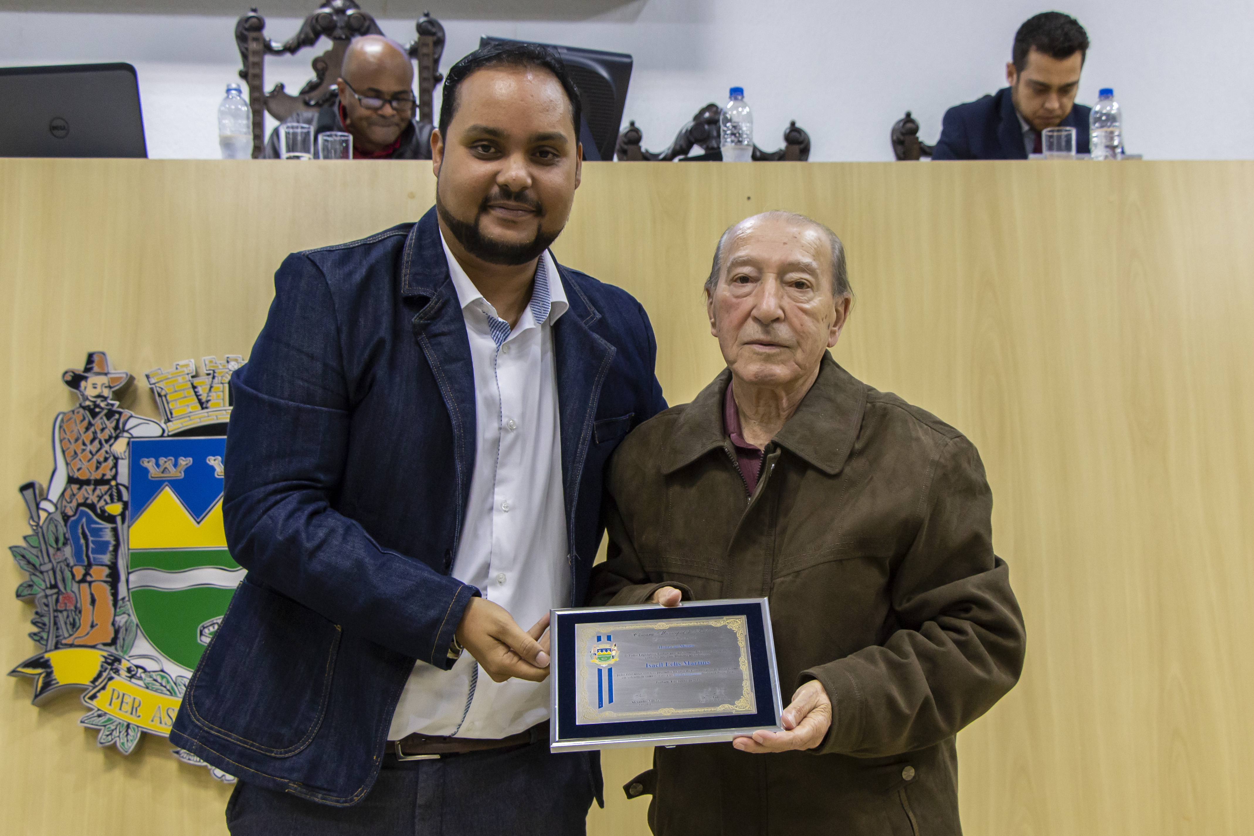 Câmara homenageia profissionais da imprensa de Taubaté