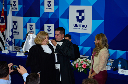 Reitora da Unitau  toma posse