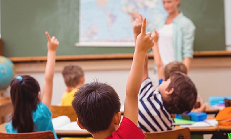 Brasil gasta 6% do PIB em educação, mas desempenho escolar é ruim