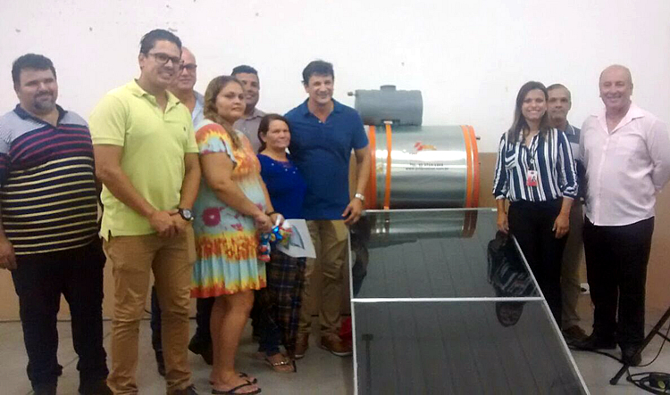 EDP beneficia cerca de 500 famílias em Pinda com sistema de aquecimento solar para o chuveiro