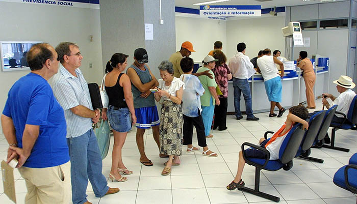 Aposentados receberão 13º em agosto